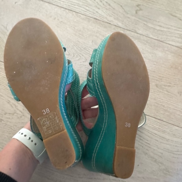 Marc Jacobs Wedge Sandals color- Lagoon size 38 (US 7) - Picture 13 of 16